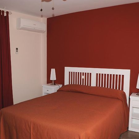 Edificio Reyes Appartement La Adrada Buitenkant foto