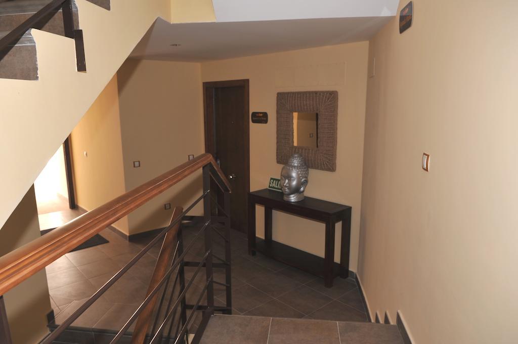 Edificio Reyes Appartement La Adrada Buitenkant foto