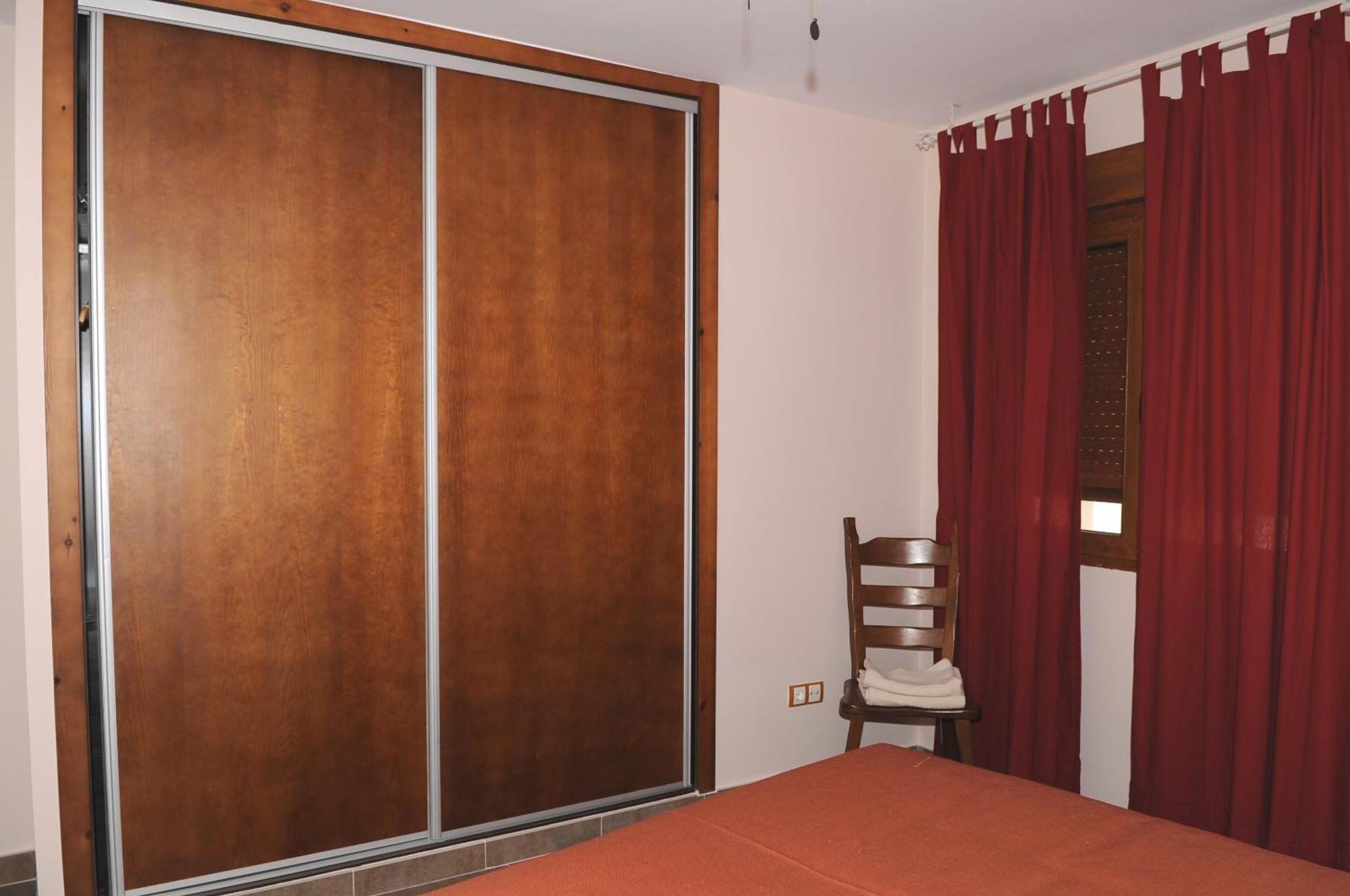 Edificio Reyes Appartement La Adrada Buitenkant foto